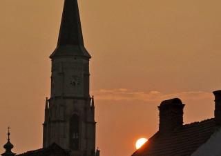 Apus de soare cu Biserica Sf.Mihail